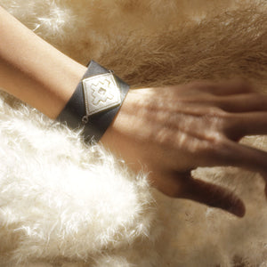 Brazalete Ancho Chenteño -Plata
